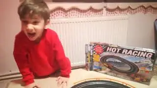 Hot racing araba yarış oyuncak aldı ev de yarış arabalar ını s&uuml;rd&uuml; kazandı #hotracing