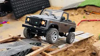 Remote control Land Rover Defender 90 Sand￼ off road obstacle test?