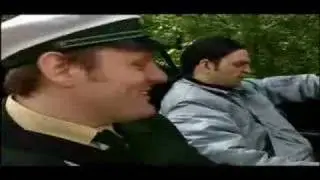 Was guckst du -Hakan und Polizist