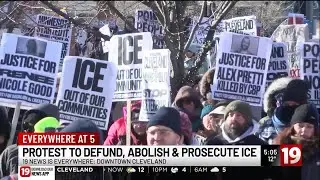 Hundreds of people fill downtown Cleveland for anti-ICE march