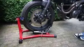 Datona inrijklem motor / motorcycle wheel chock (time lapse)