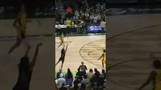 Kiana Williams hits final shot of the game