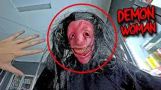 DEMON WOMAN VS PARKOUR POV (CRAZY HORROR ESCAPE)