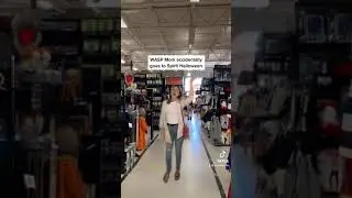 Мама WASP случайно попала на праздник Spirit Halloween