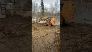 Today on the farm some skidsteer action #farming #farmlife
