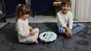 Aliş ve Asel  çekiç oyunu  oynuyoruz