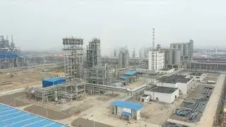 The world's largest copolymer polypropylene loop reactor hoisted in east China's Fuzhou