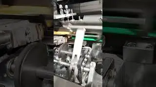 Hot melt glue dispensing machine  application on carton sealing.