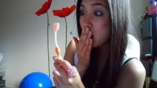 Ora-B Orabrush tongue Cleaner review and demonstration
