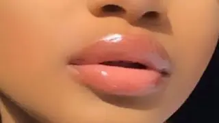 how to kiss a girl at the movies