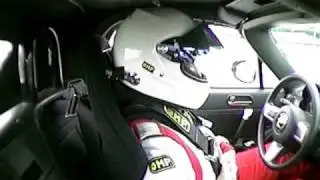 Use of the HANS device in a Mazda MX-5 Miata NC