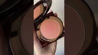 Charlotte Tilbury Cheek To Chic Swish & Pop Blusher Відтінок Ecstasy