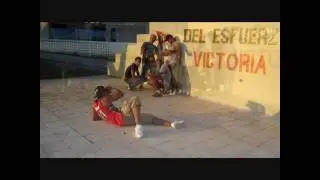 REFLECTOR PHOTOSHOOTS SABOR CUBANO IN SANTIGO DE CUBA CITY