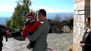inserti Daniel Kajmakovski so sinot i soprugata vo poseta na Rajcica