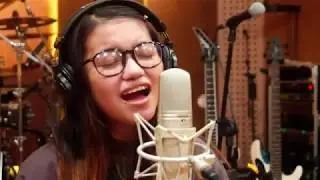 Cinta Luar Biasa - Andmesh Kamaleng | (Dewi Iffah Cover at BDX Studio)