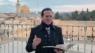 Viendo al Espíritu Santo reposar sobre el Ungido de Dios