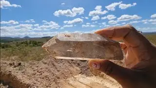 achando quartzo fume em uma regi&atilde;o rica em minerais