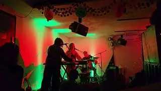 Mara Simpson + Smasher the Frogs (live at the Rose Hill Tavern, Brighton)