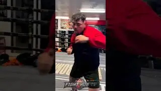Andy Ruiz shows Deontay Wilder SPEED & quick hands ahead of potential fight!