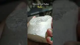 Day-95/365 Comment composition👇🏻No.one mineral in Moh's scale #ytshorts #geology #minerals #talc #yt