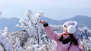 After recent snowfalls, Luniao Mountain in Hangzhou, east China's Zhejiang Province, wonderland