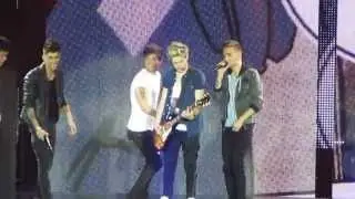 One Direction - Teenage Dirtbag (Live @ Antwerp) - Full HD - BEST VIDEO