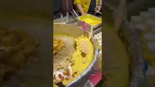 Old Delhi Sweets ! #streetfood #sweet #desert #foodie