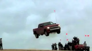 Extreme jump and crash, Chevrolet - Silverlake 2011
