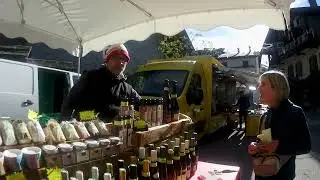 Terre de Vignes et de Soleil produits de terroirs bio David Faveyrolles sur le march&eacute; de la Clusaz.