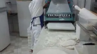 Pizzaria Toa Toa.....abridora de massa...