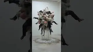 Surreal AI animation i the art gallery #aianimation #surreal #horror #scary