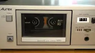 Кассетная дека Aurex и кассета Maxell XLII