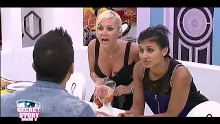 Secret Story 8 - Julie n'oublie pas les parole de &ccedil;a s&oelig;ur &agrave; propos de Nathalie et Vivian.