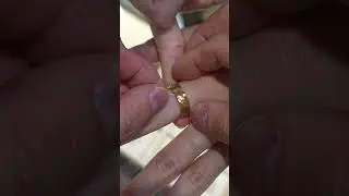 How To Remove a STUCK RING using DENTAL FLOSS!
