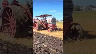 Старый паровой трактор пашет как зверь #usatractor #oldtractor #plowing
