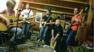 Live @ The Hut, South Blue Idles & Faye Clements 'Quick Escape'