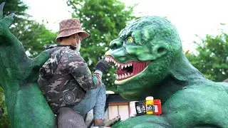 Paint Brought This Giant Lizard Man Statue to Life!