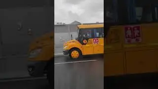 Crazy Chinese school bus shot with Xiaomi mi 11 ultra