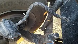 Repair and replace leaking air brake hoses on 1996 Freightliner. #diy Another day of trucking.