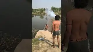 swimming pool 😁🎶 me Masti maar te bhi aap bhi aao huye #shortvideo #gameskhelkarpaisekai #comedy