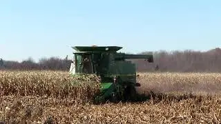 Harvest 2020 | John Deere 9610 Combine Harvesting Corn | Corn Harvest 2020