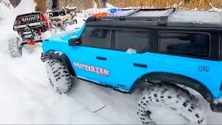 RC Crawlers in DEEP Snow &ndash; Ultimate Winter Survival Test!