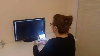 Mom plays FNAF 2