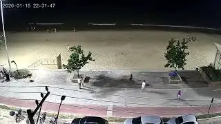 🔵🏖️ Praia do Morro — Quinta-feira 15/01/2026 em Guarapari ES às 22:28. Câmera 2