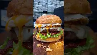 Fried Egg Burger 🍳🍔 - ➡️ IN😍 or OUT🤮 ⁉️