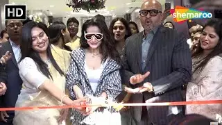 Bollywood actress Ameesha Patel inaugurated the first flagship store of Vanior Jewels in Mumbai