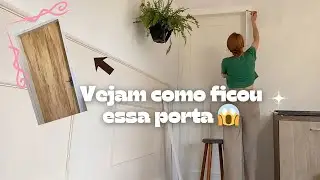 VIREI A LOUCA DO BOISERIE 🤣(TRANSFORMEI A PORTA COM ISOPOR)