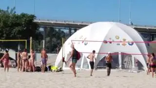 Красивые волейболистки на пляжах гидропарка # Beautiful volleyball on the beaches of hydro#
