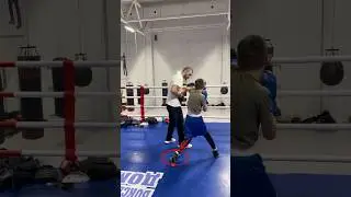 Side step 🥊 #boxing #trending #boxingtraining #shorts