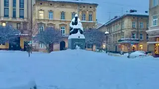 Ранок у Львові. Гуляємо по засніженому місту. #львівяквінє #lvivskijbatyar #львів 